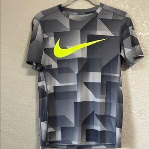 Nike Boys Gray Graphic T-Shirt